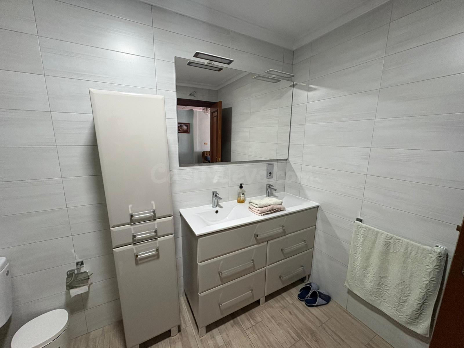 Amplio Apartamento en Catral - Ideal para Familias - foto 4