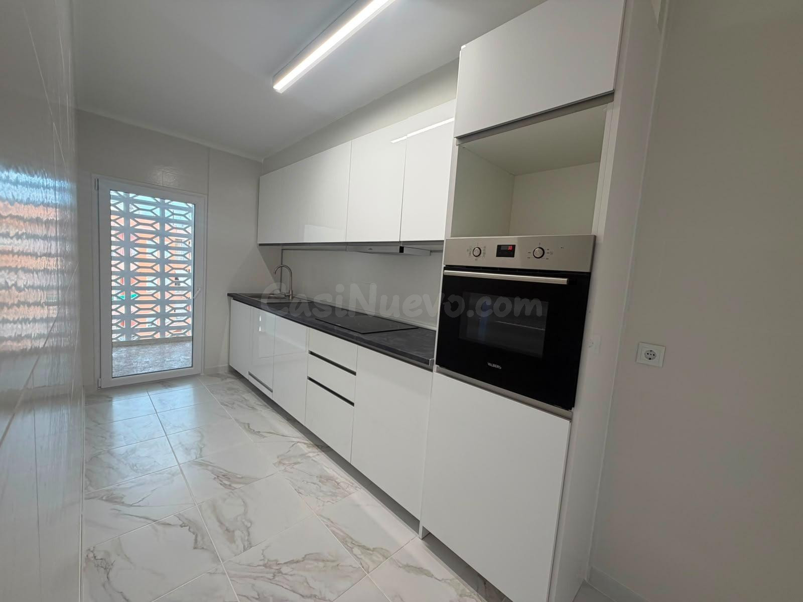 ¡PISO TOTALMENTE REFORMADO, MUY LUMINOSO Y TODO EXTERIOR! - foto 5