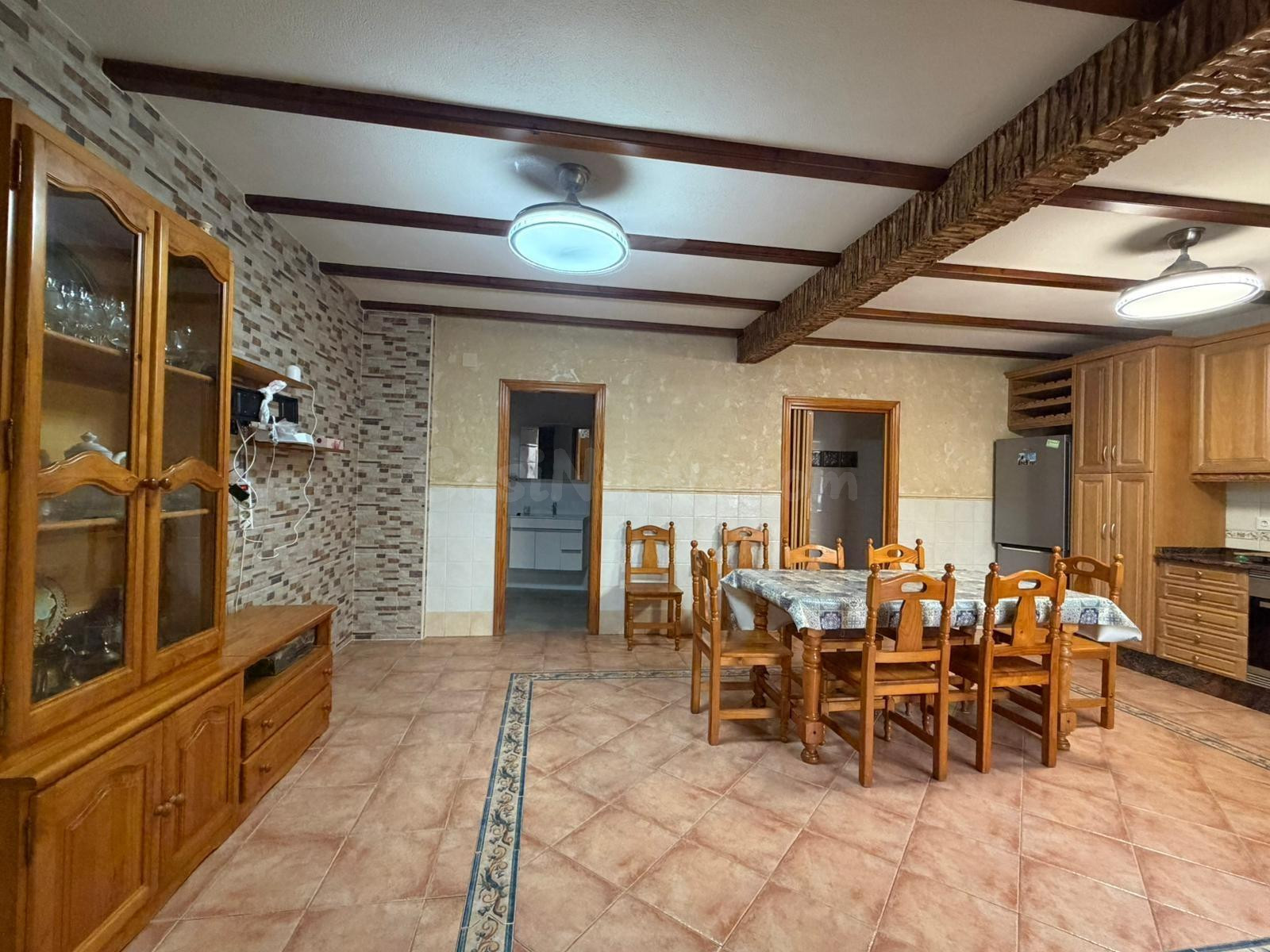 Casa de pueblo en zona tranquila, junto a Mercadona, lista p - foto 4