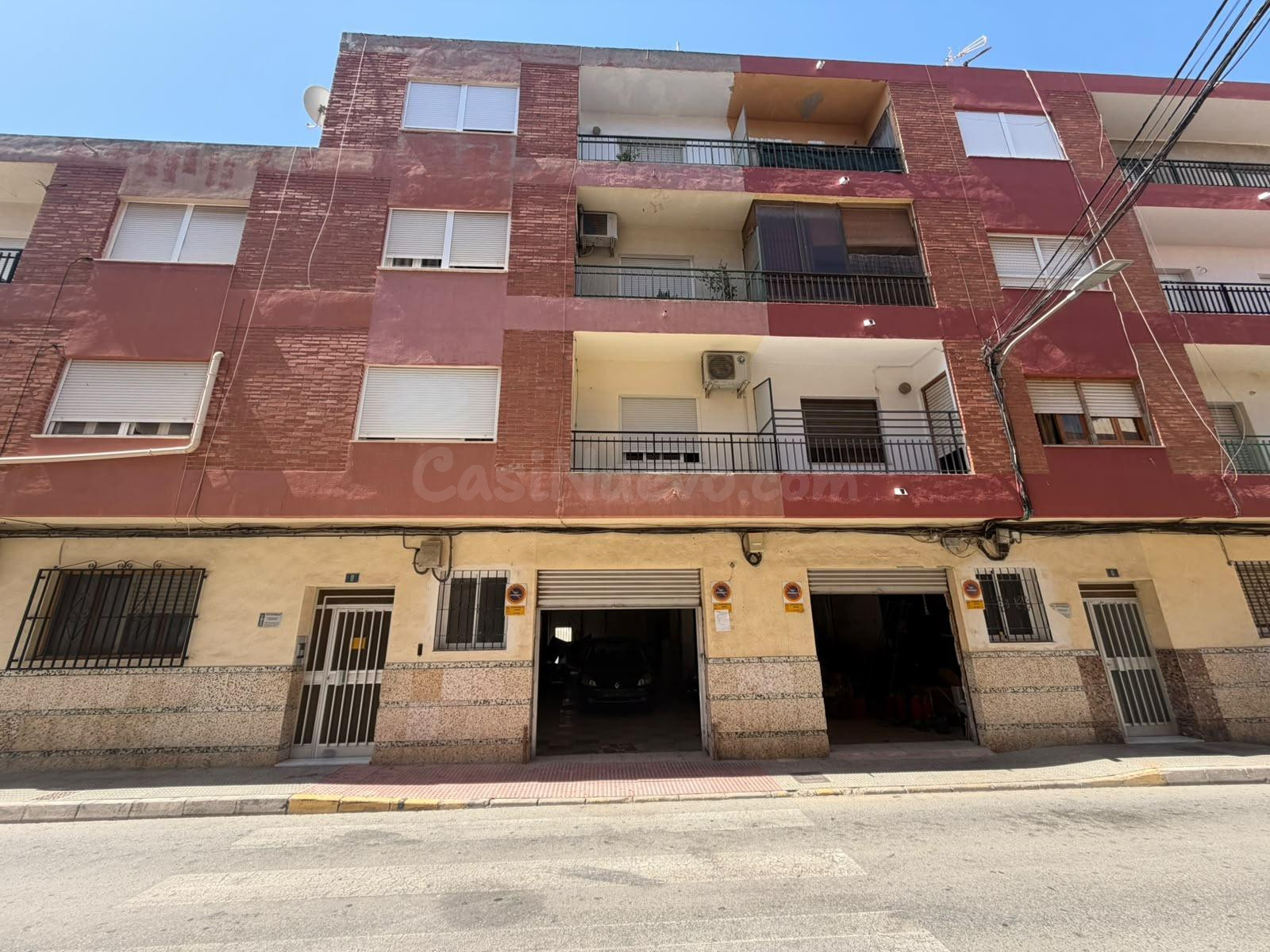 Local de 172 m2 con cambio de uso a vivienda aprobado | En bruto y con muchas posibilidades