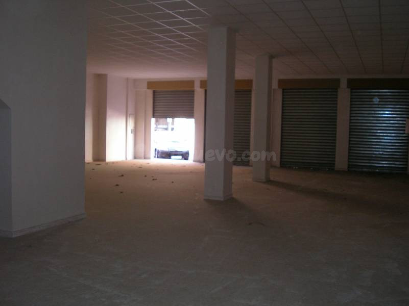 Local comercial 350m² en alquiler - Plaza Madrid - foto 2