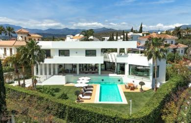 Villa contemporánea en Los Flamingos, Benahavís, con vistas 