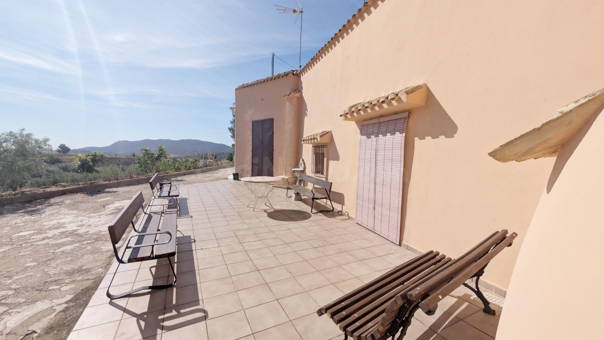 ¡EXCLUSIVA FINCA CON DOS CASAS CUEVA EN HONDÓN DE LAS NIEVES - foto 2