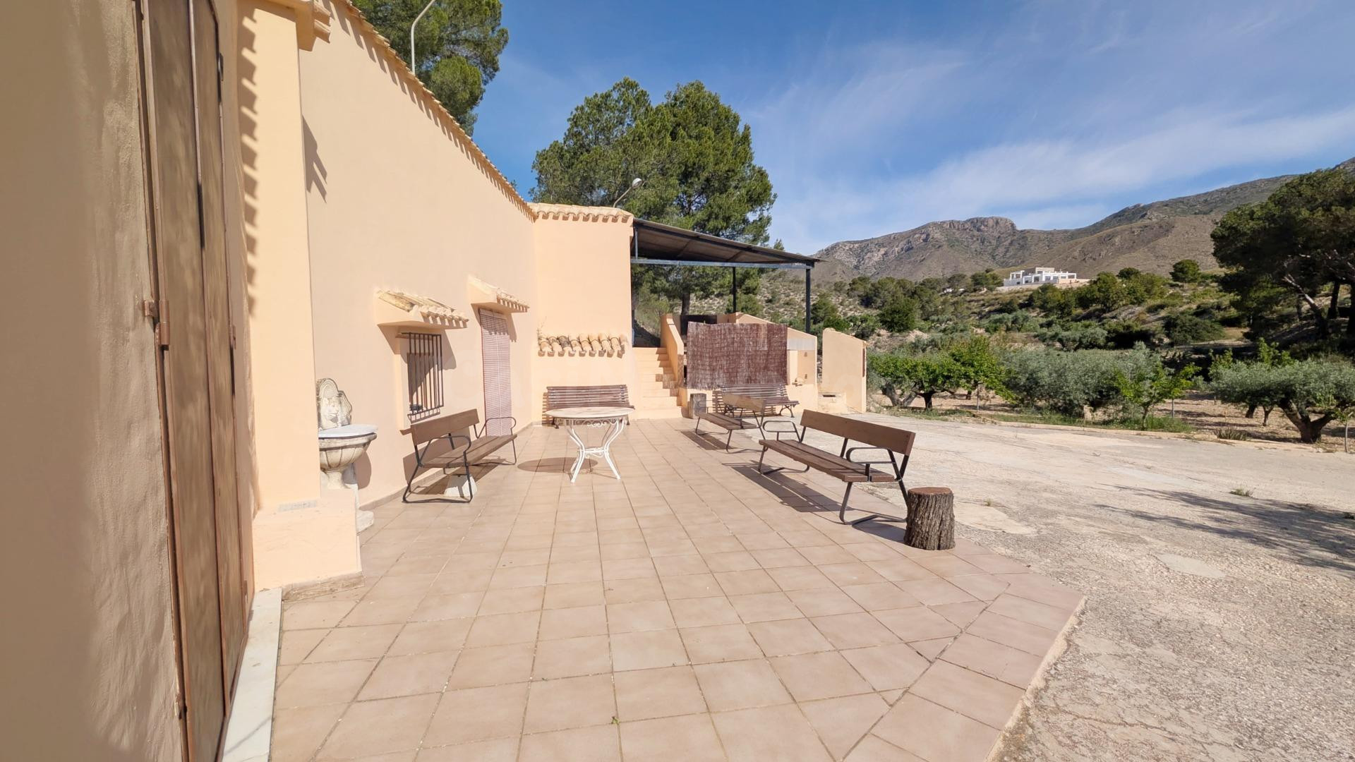 ¡EXCLUSIVA FINCA CON DOS CASAS CUEVA EN HONDÓN DE LAS NIEVES - foto 4
