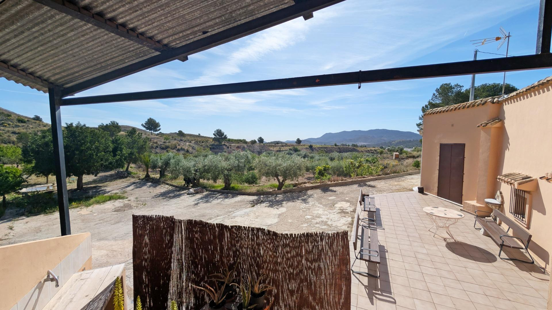 ¡EXCLUSIVA FINCA CON DOS CASAS CUEVA EN HONDÓN DE LAS NIEVES - foto 5