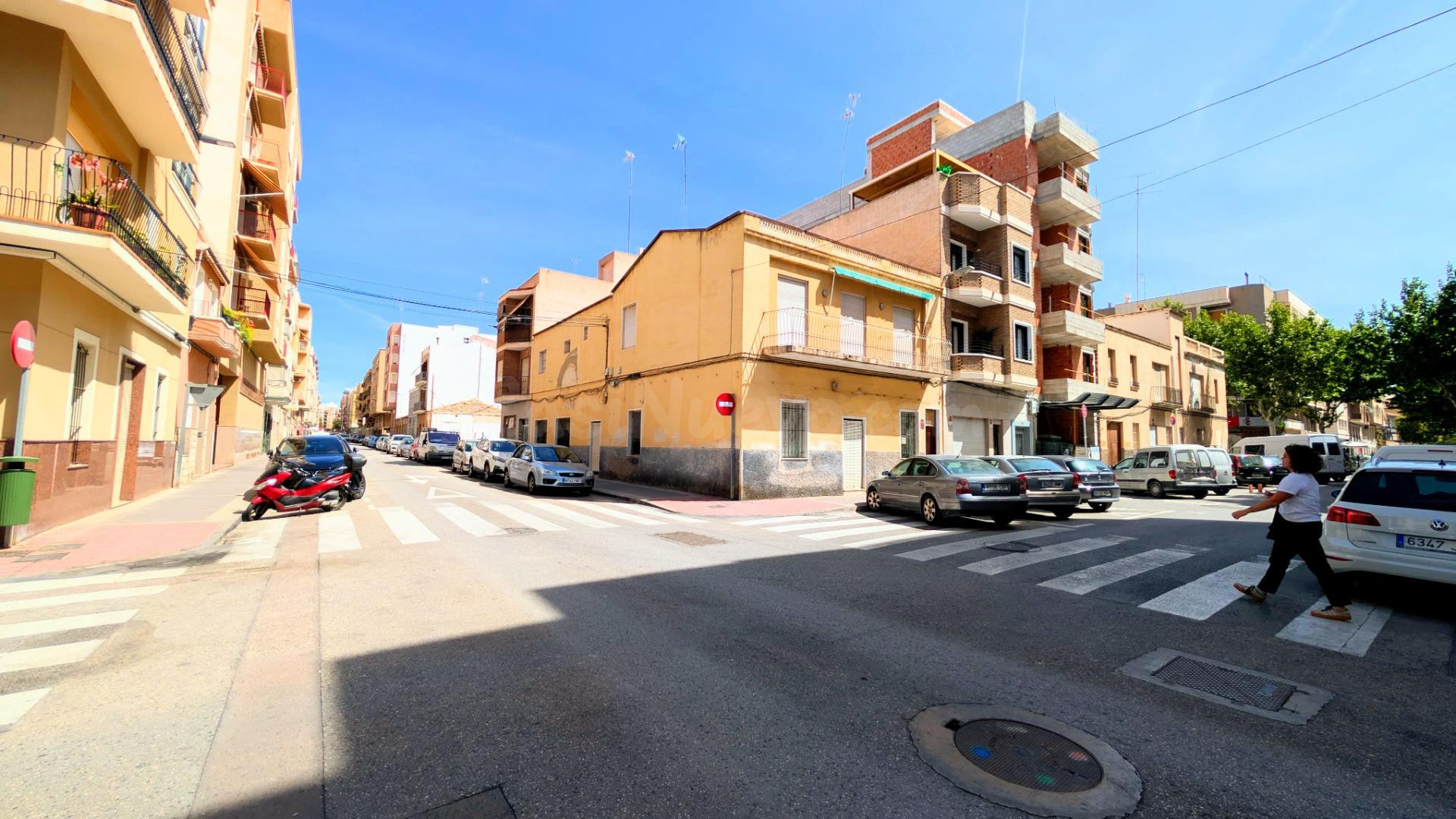 SOLAR EN VENTA DE ESQUINA, TODO EXTERIOR, 165 M2, POSIBILIDA - foto 3