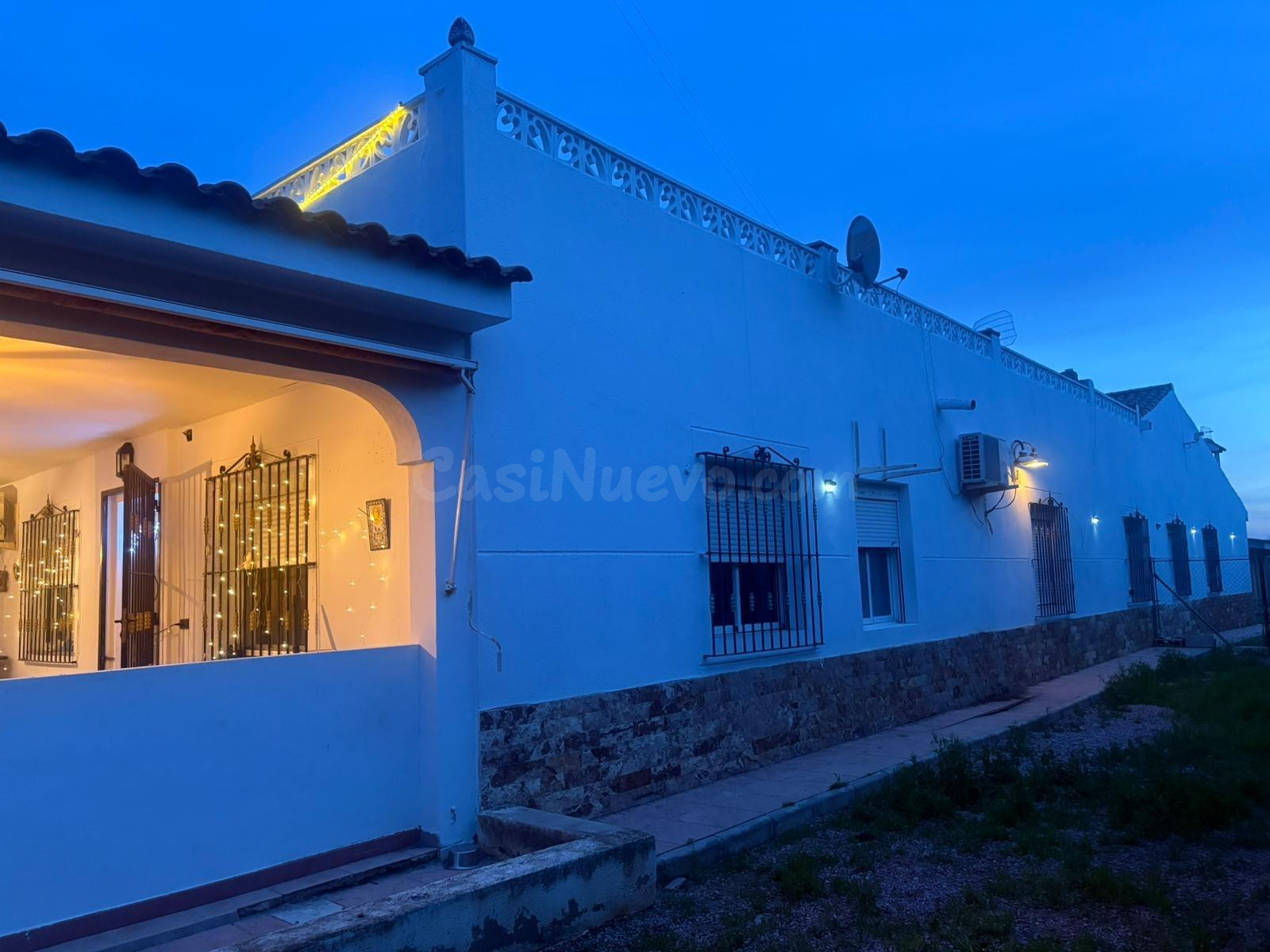 chalet  a 500 metros del pueblo del casco urbano de la hoya