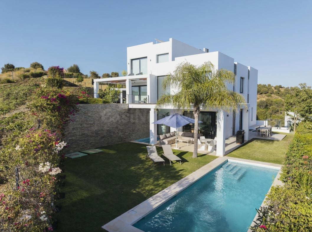 Villa moderna en comunidad privada junto a Cabopino Golf, co - foto 3