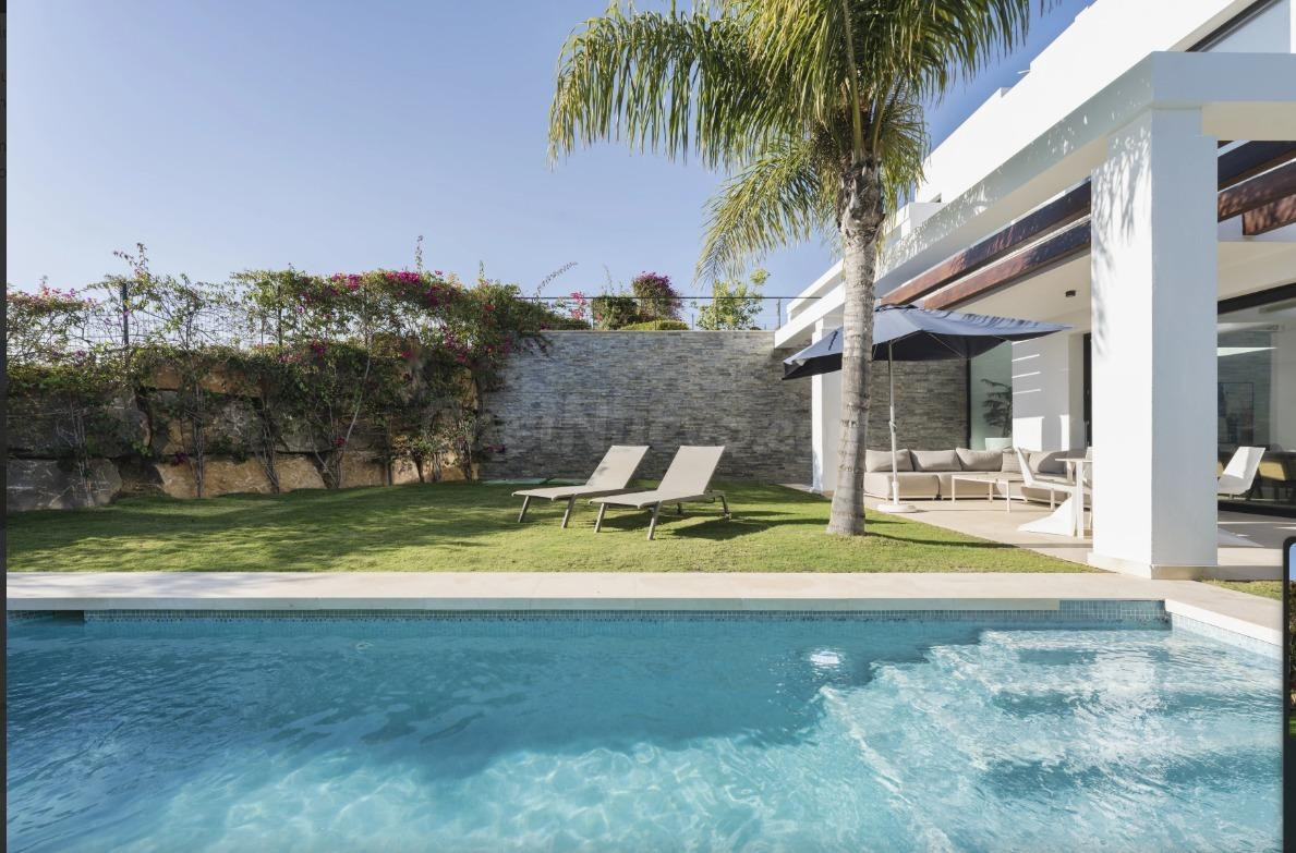 Villa moderna en comunidad privada junto a Cabopino Golf, co - foto 4