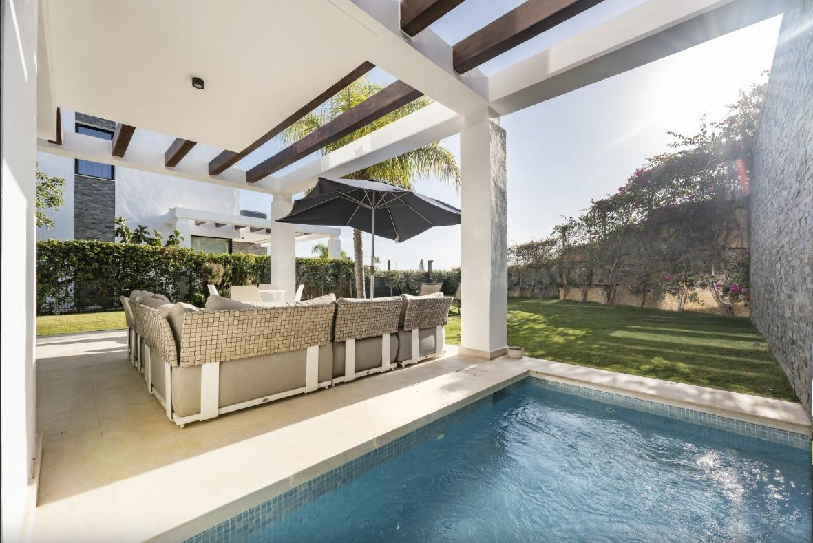 Villa moderna en comunidad privada junto a Cabopino Golf, co - foto 5