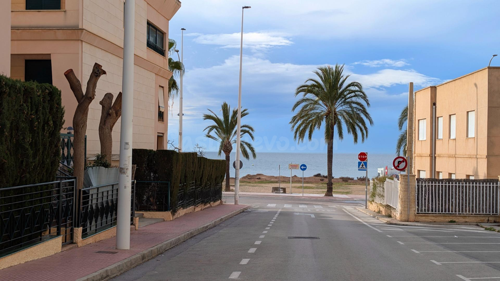 ✨ ELEGANCIA Y EXCLUSIVIDAD: VIVIENDA DE LUJO EN ALQUILER VAC - foto 2