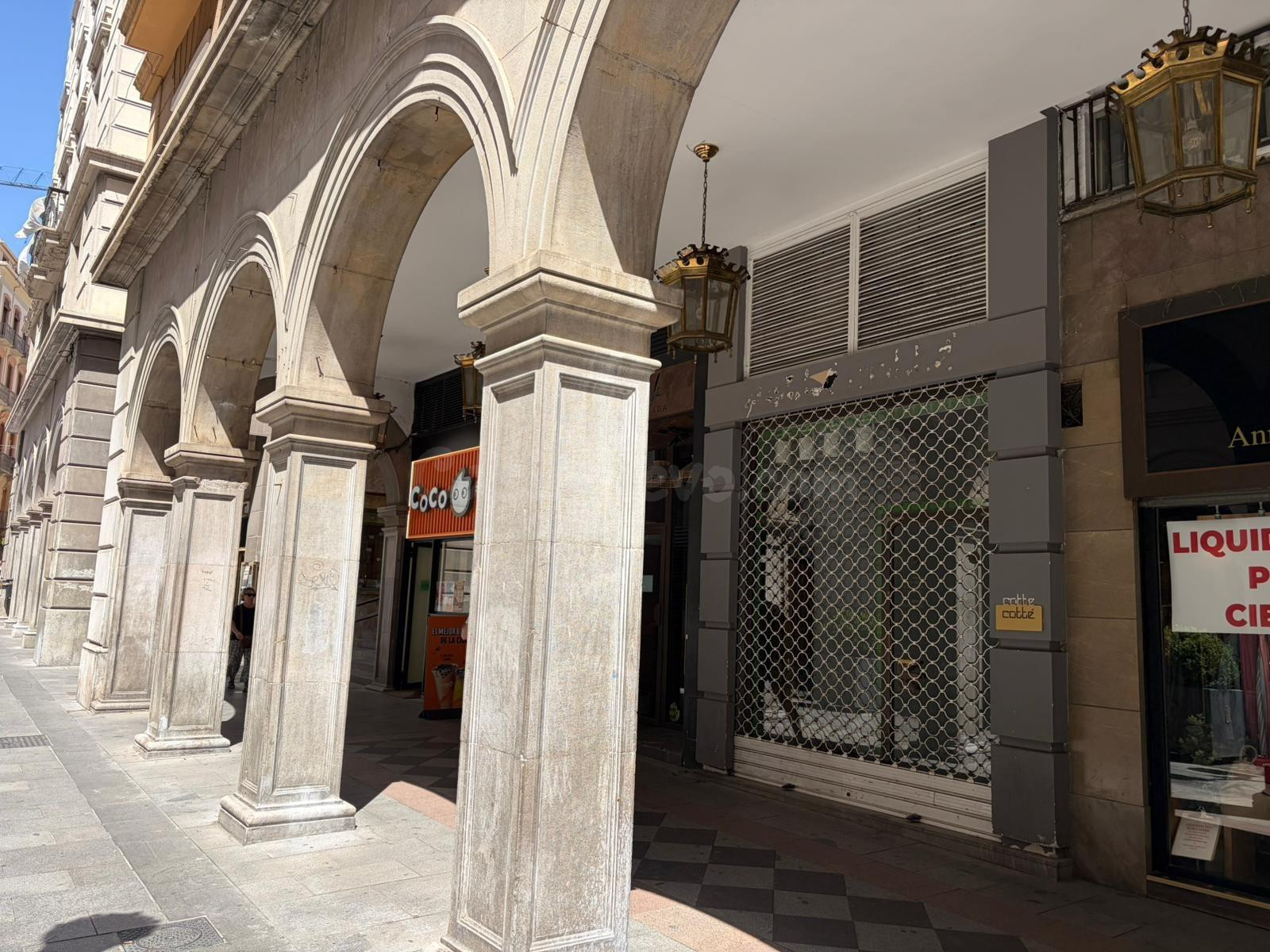 Amplio local comercial en el corazón de Granada - Oportunidad única - foto 4