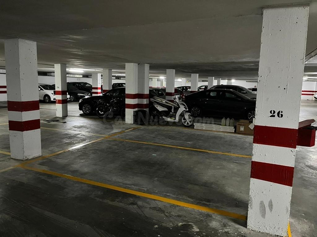 ¡ SE VENDE PLAZA DE GARAJE CÉNTRICA Y OPCIONAL OTRA CONTIGUA - foto 2