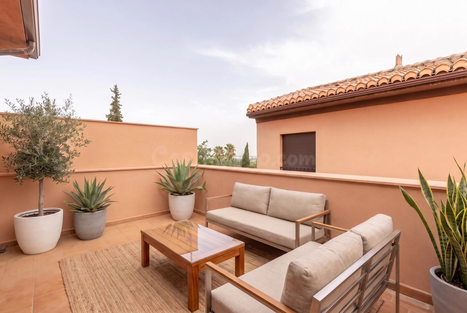 ESPECTACULAR TRIPLEX CON GARAJE Y TRASTERO EN MONACHIL