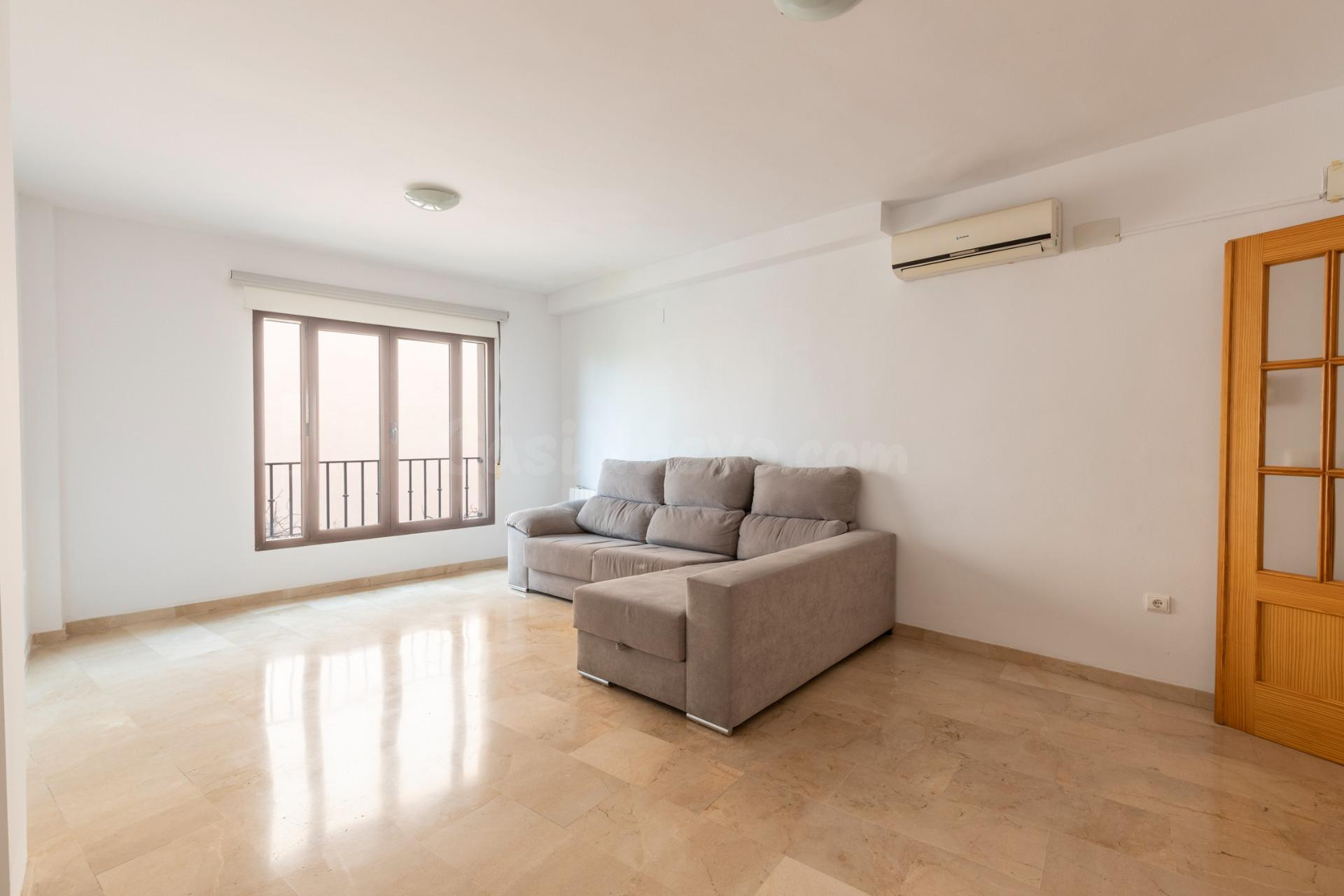ESPECTACULAR TRIPLEX CON GARAJE Y TRASTERO EN MONACHIL - foto 3