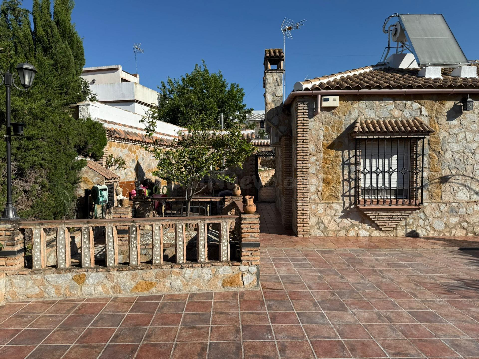 Exclusivo Chalet Independiente en Vía Augusta con Piscina y  - foto 2