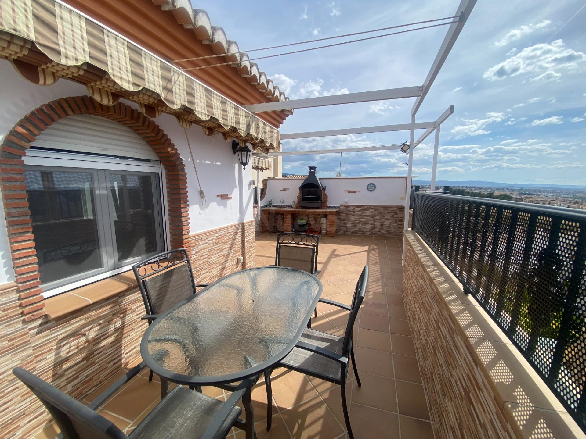 Magnifica Casa adosada en Cajar con semisótano, terraza y vistas a Granada