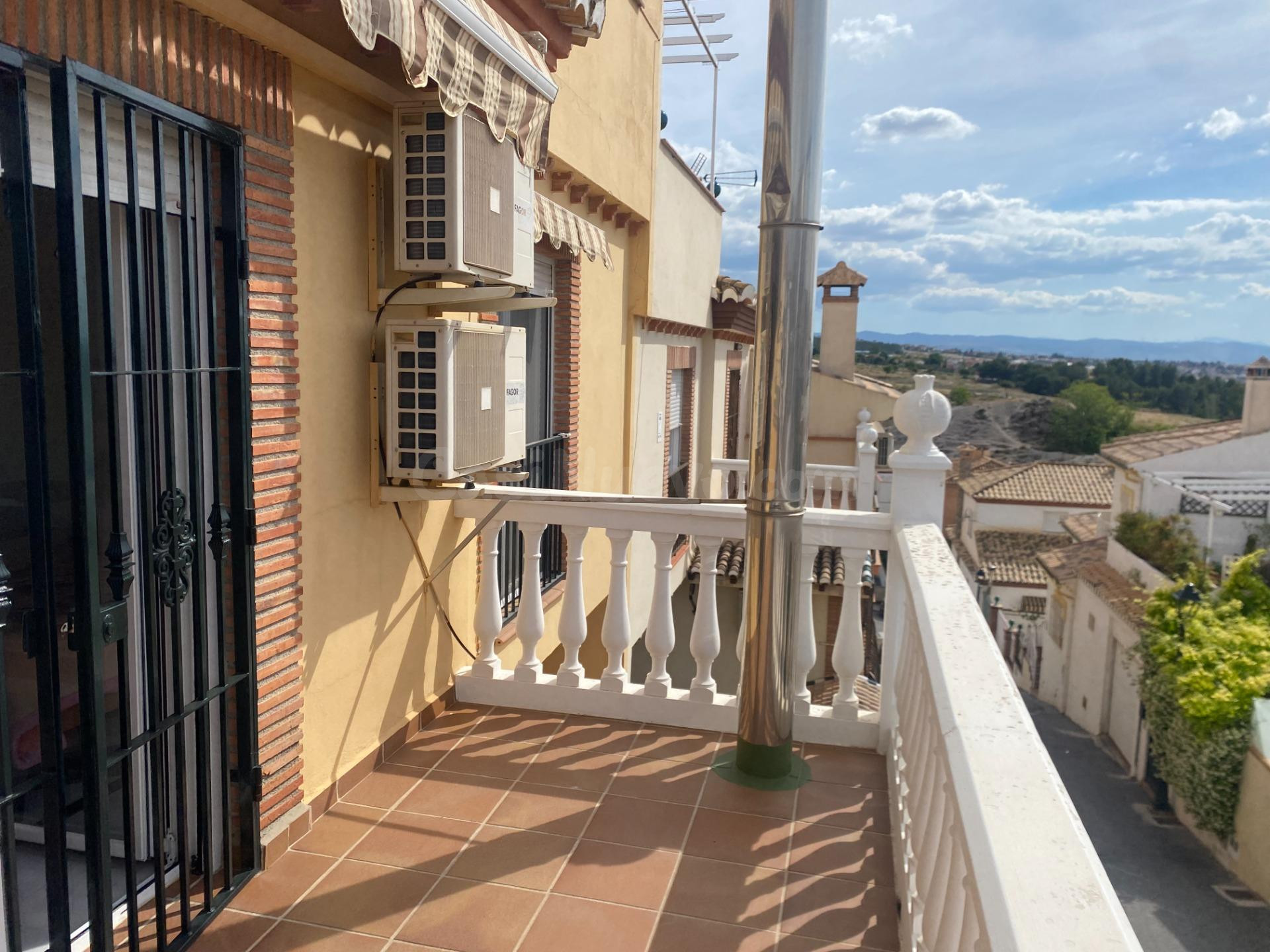 Magnifica Casa adosada en Cajar con semisótano, terraza y vistas a Granada - foto 4