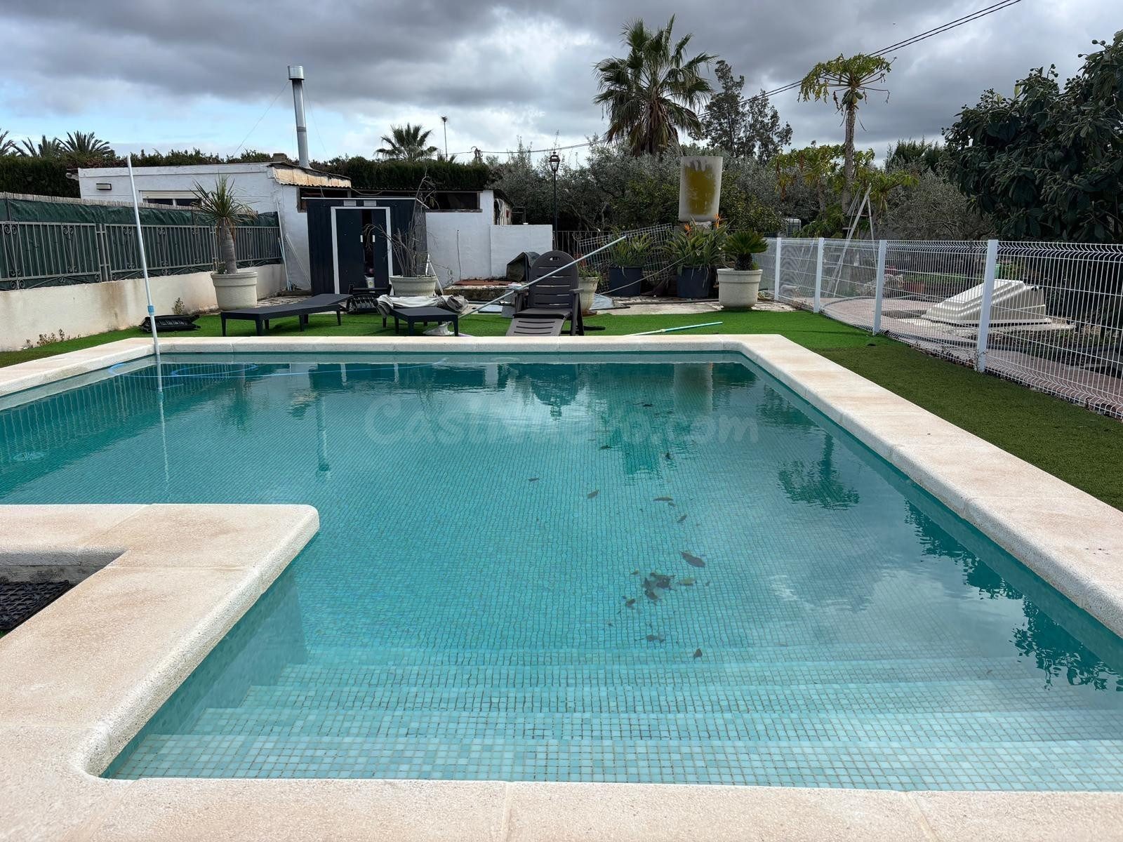 Chalet con piscina en Perleta - foto 2