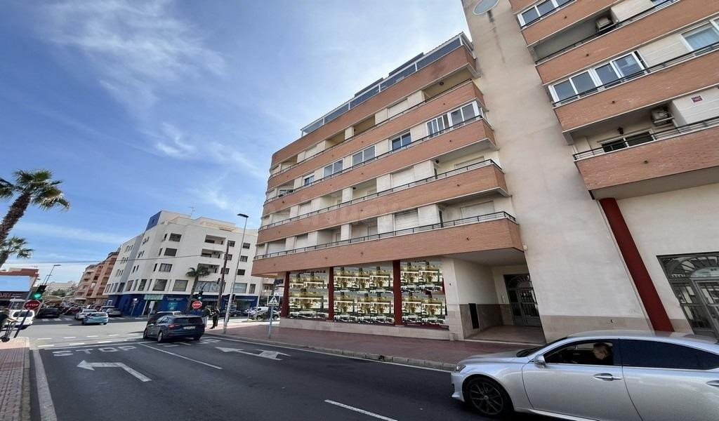 ALTO STANDING - Se vende precioso y GRAN PISO 2º ESQUINA 213 metros