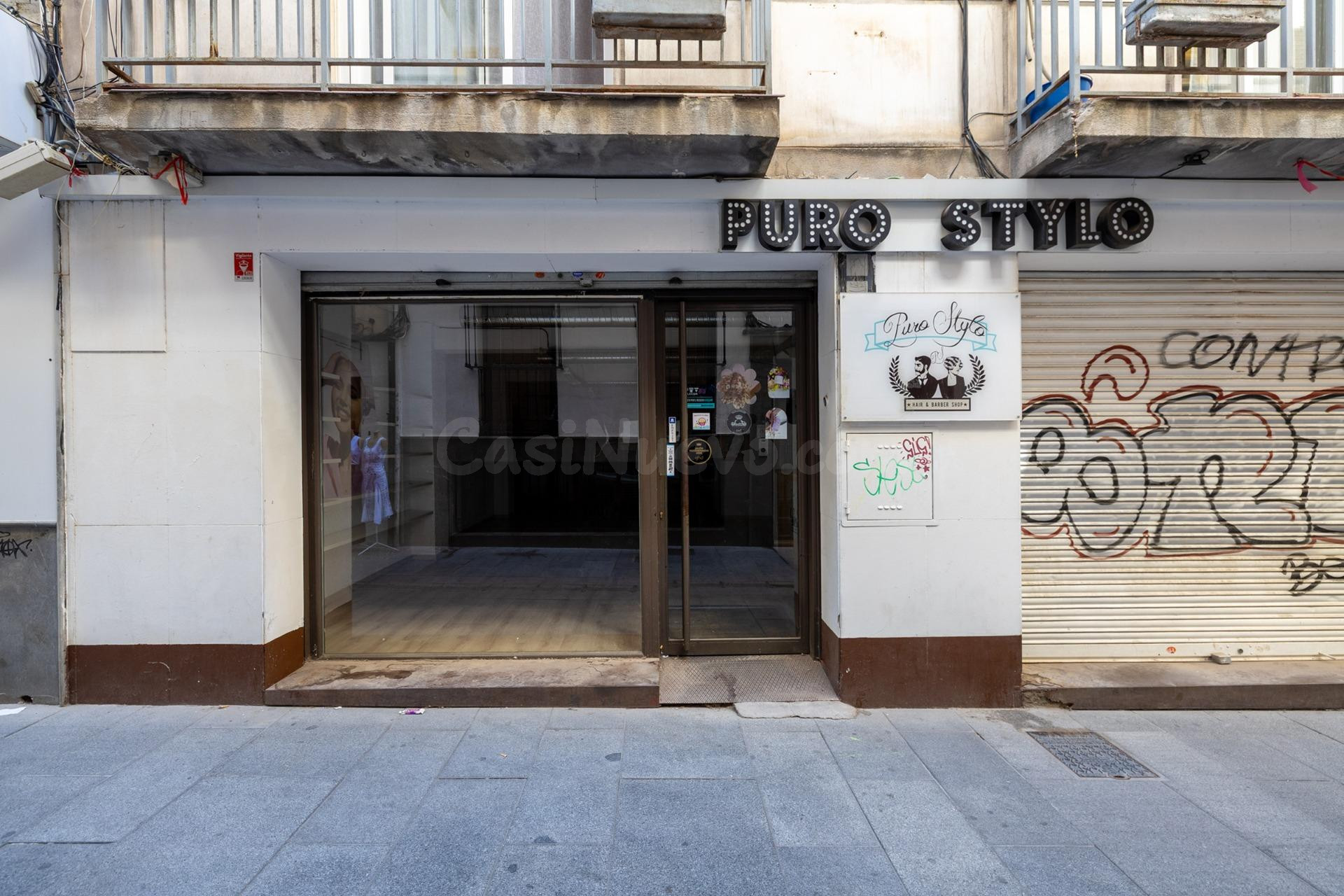 Local Comercial en el Corazón de Granada - Oportunidad Única - foto 4