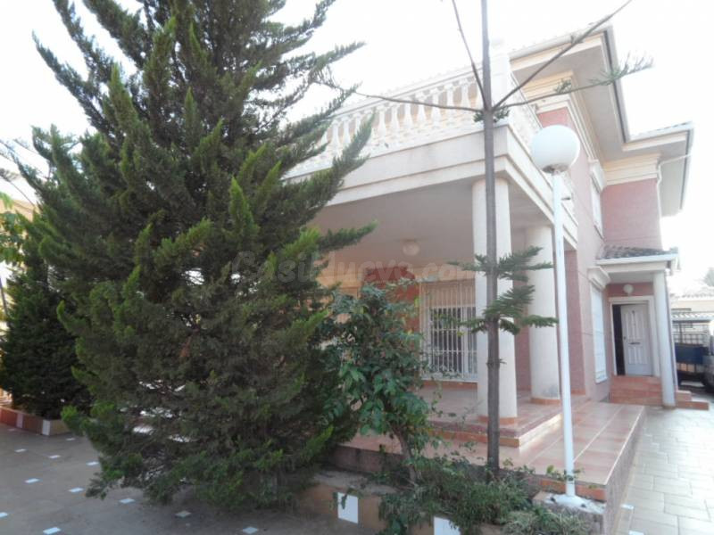 CHALET DE LUJO EN ELCHE - foto 2