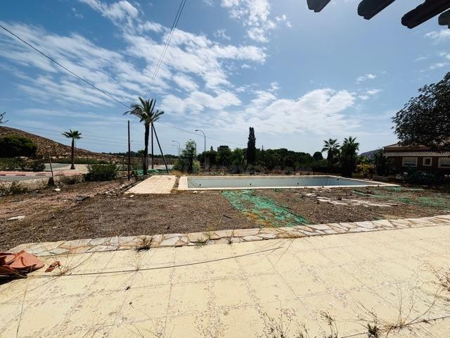 CHALET EN ALICANTE CON 600 METROS DE VIVIENDA - foto 3