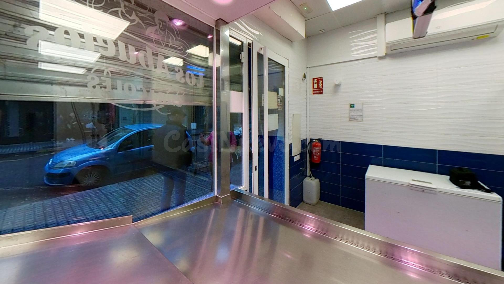 Local Comercial Reformado en Córdoba .