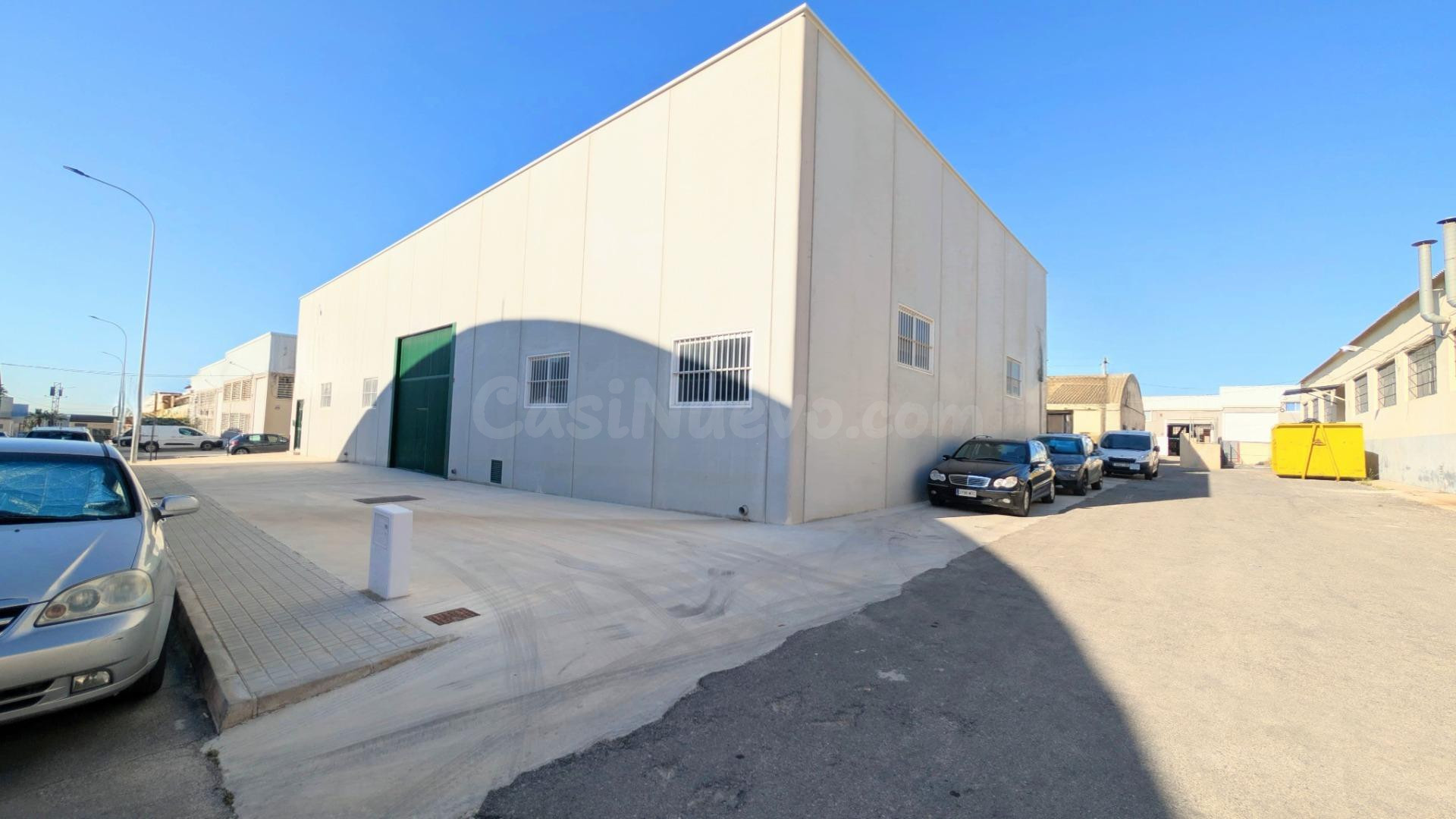 ¡IMPRESIONANTE NAVE INDUSTRIAL SEMINUEVA DE 518 M2 EN POLÍGO - foto 2