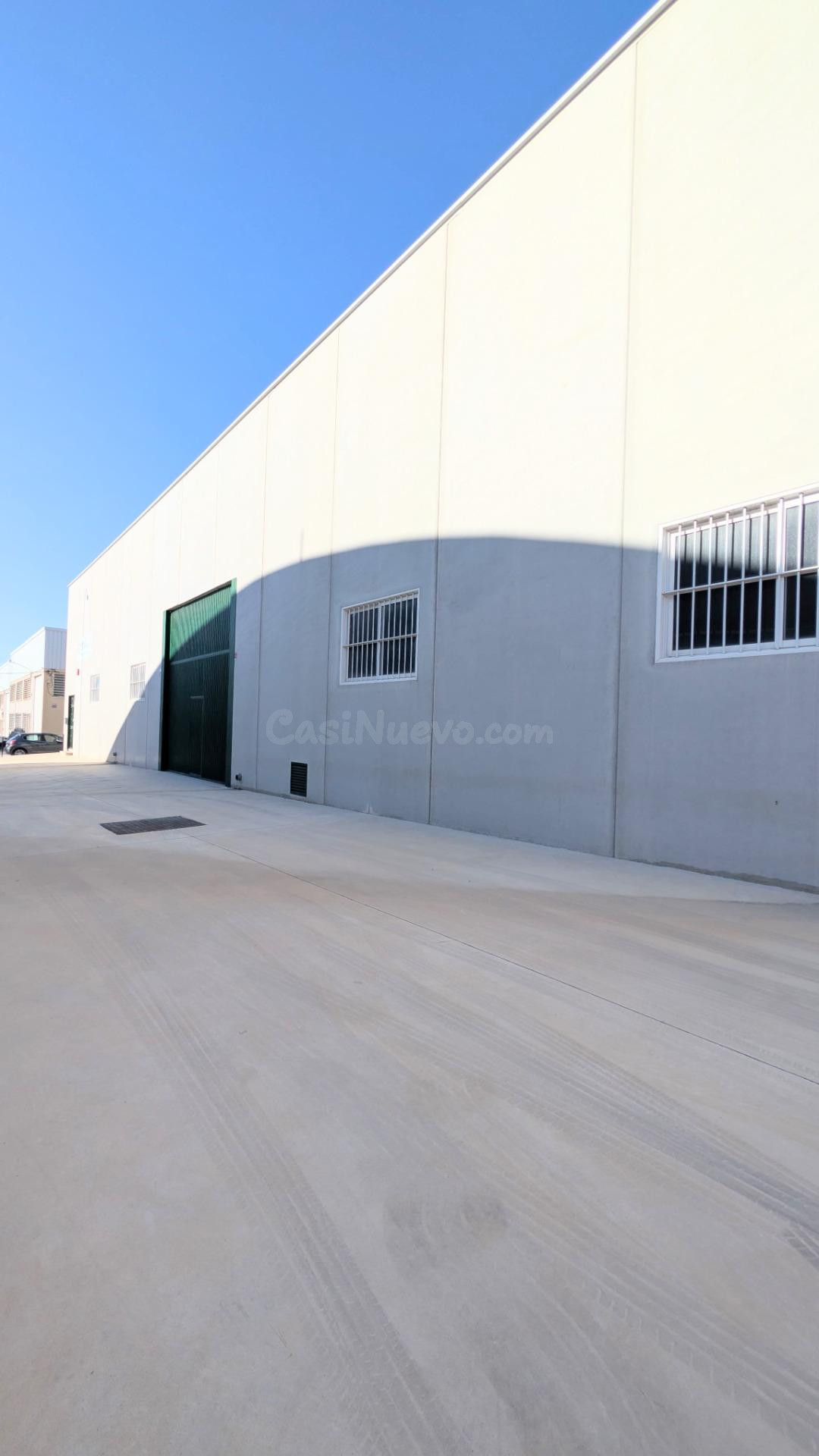 ¡IMPRESIONANTE NAVE INDUSTRIAL SEMINUEVA DE 518 M2 EN POLÍGO - foto 3
