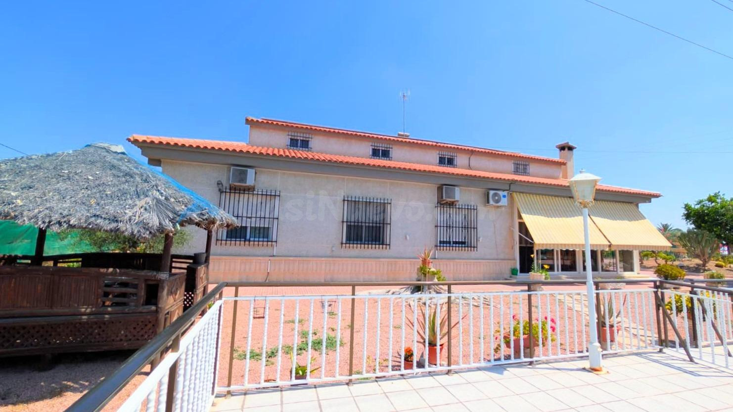 ¡ESPECTACULAR CHALET CON PISCINA Y GRAN PARCELA EN LA GALIA–BONAVISTA!