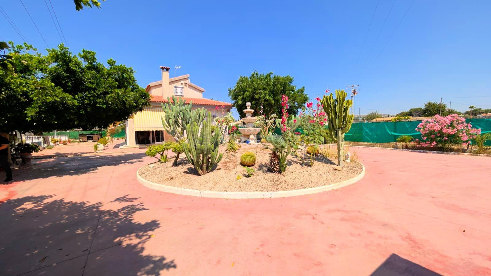 ¡ESPECTACULAR CHALET CON PISCINA Y GRAN PARCELA EN LA GALIA– - foto 2