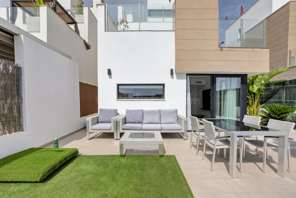 Villa de diseño con piscina privada en Guardamar del Segura - foto 4
