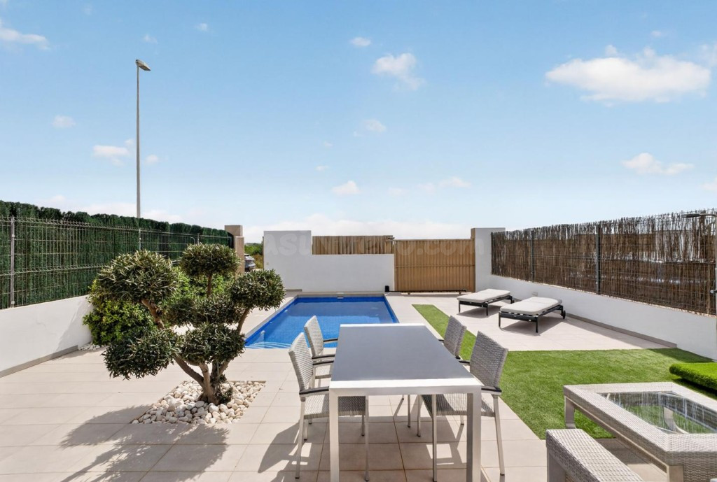 Villa de diseño con piscina privada en Guardamar del Segura - foto 5
