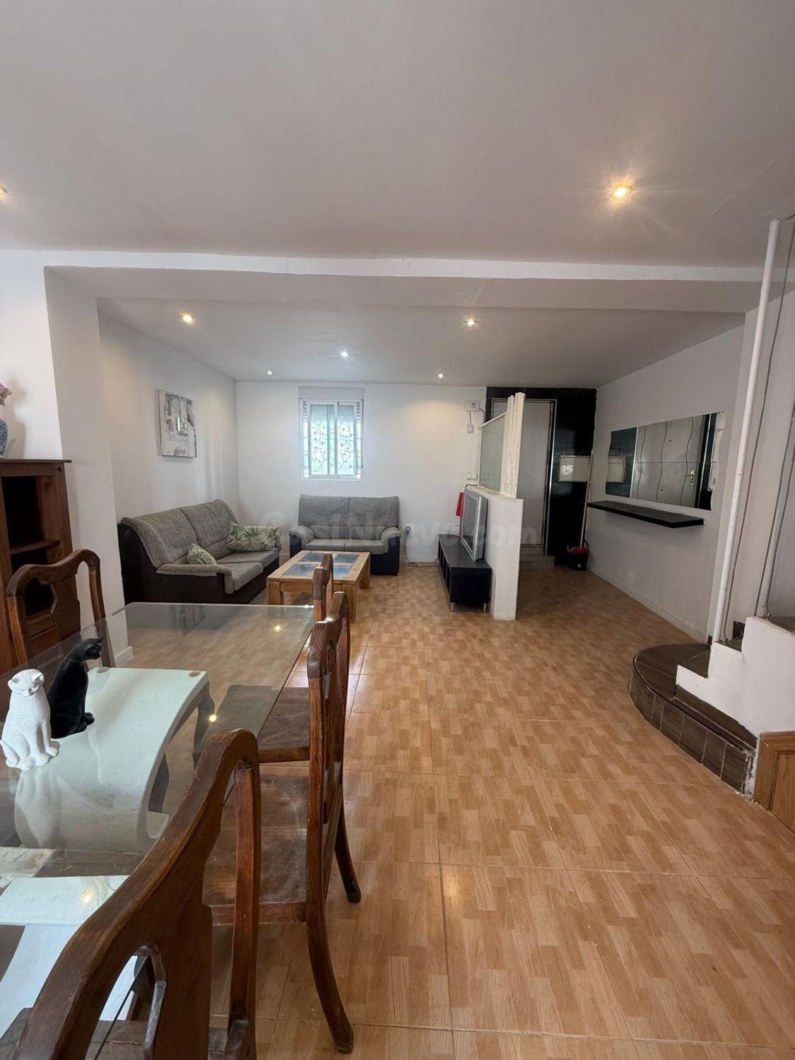 MAGNIFICA CASA EN FERNAN NUÑEZ!!