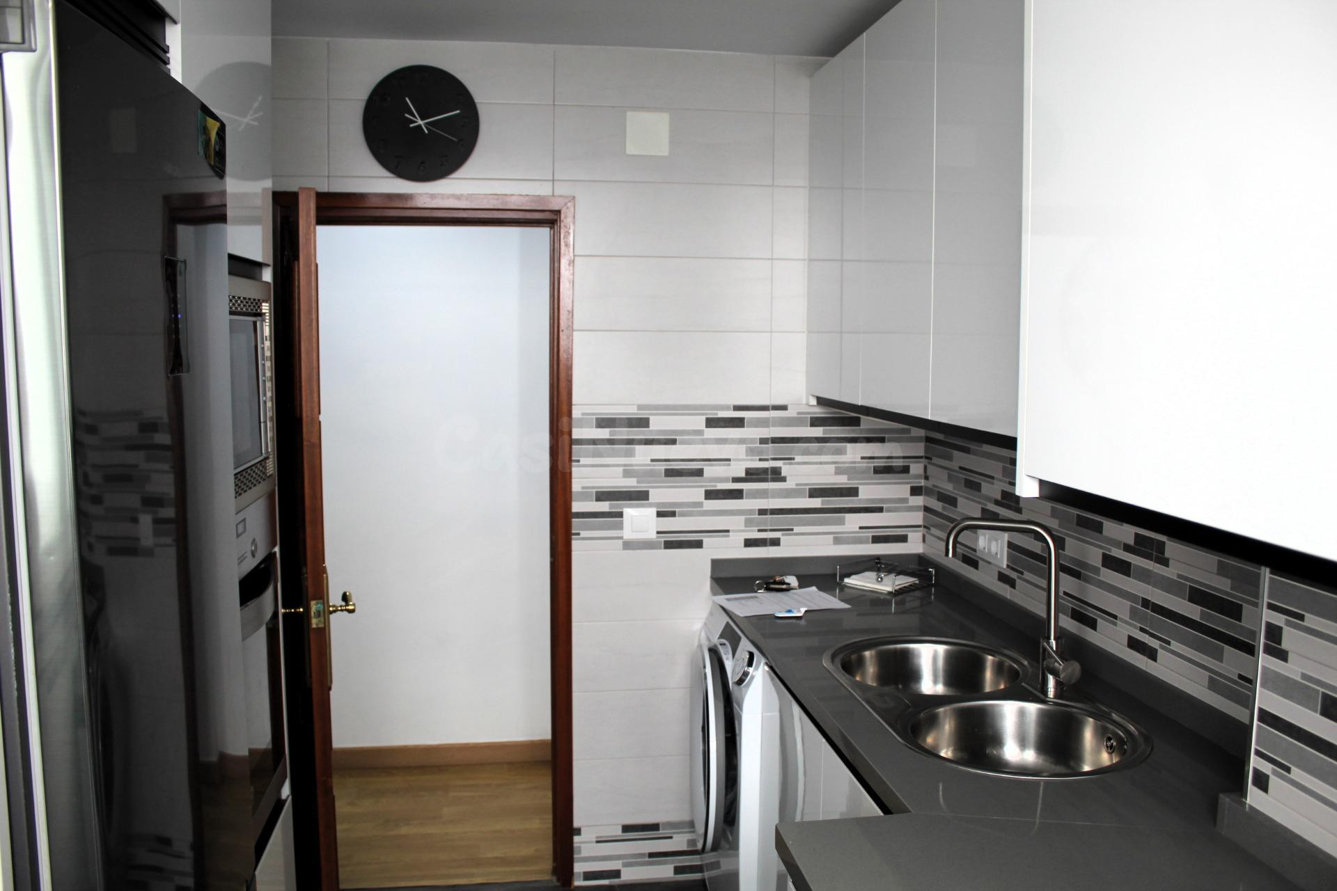 Acogedor Piso en Gamarra, Málaga – Ideal para Entrar a Vivir - foto 5