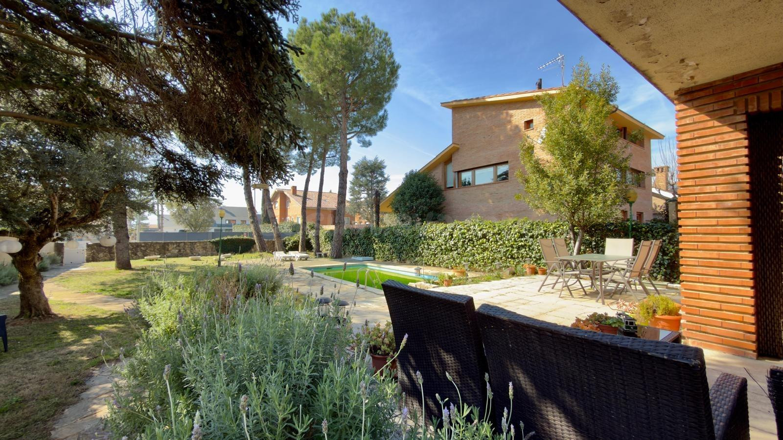 ESPECTACULAR CASA SOBRE PARCELA DE 800M2 A IGUALADA - SET CA