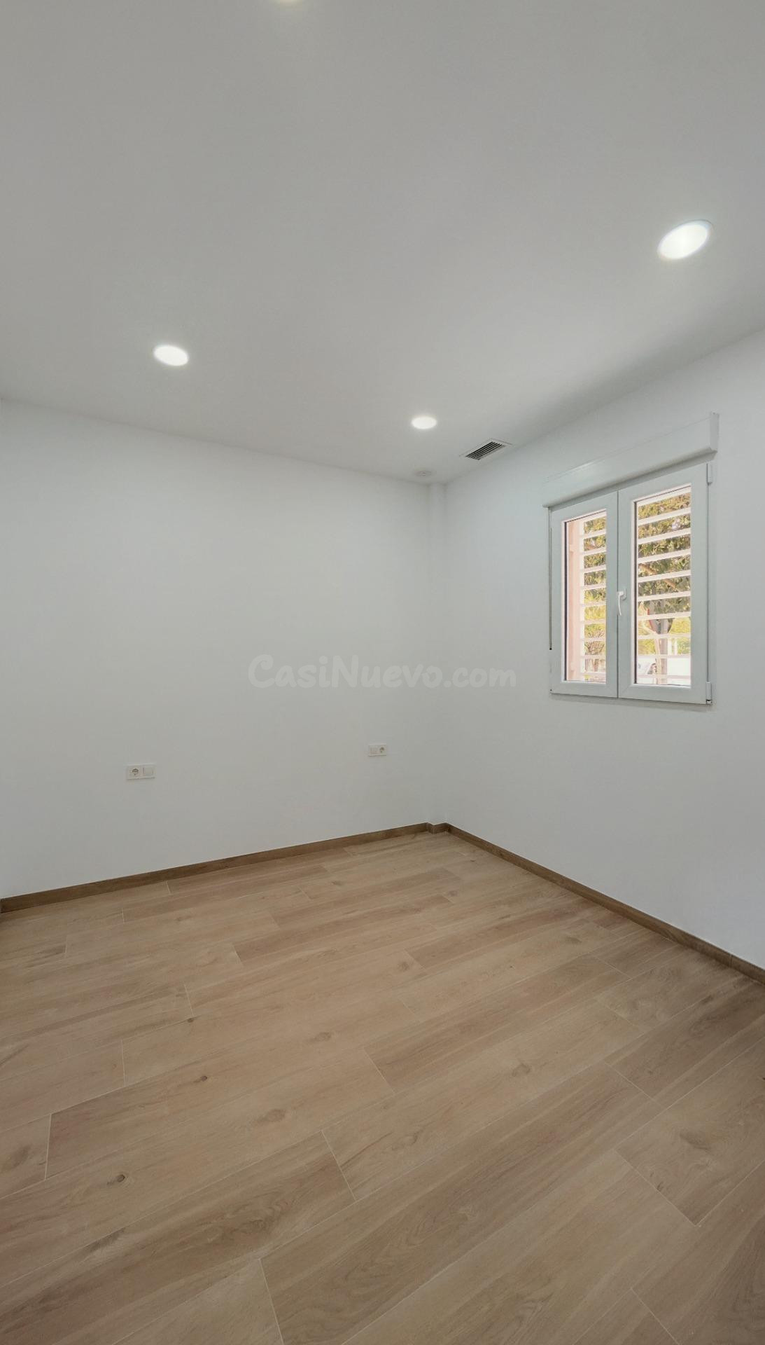 ¡OPORTUNIDAD ÚNICA: PLANTA BAJA REFORMADA Y SEMIAMUEBLADA, T - foto 5