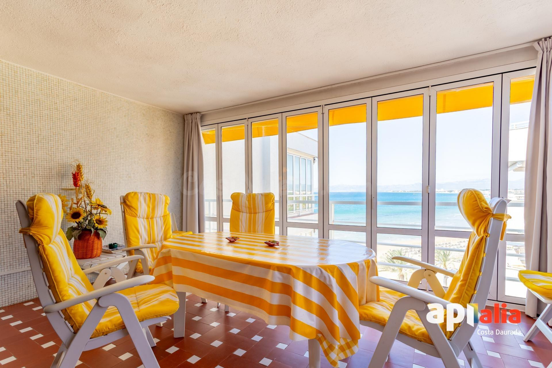 Apartamento dúplex en Los Acantilados de Salou, con tres hab
