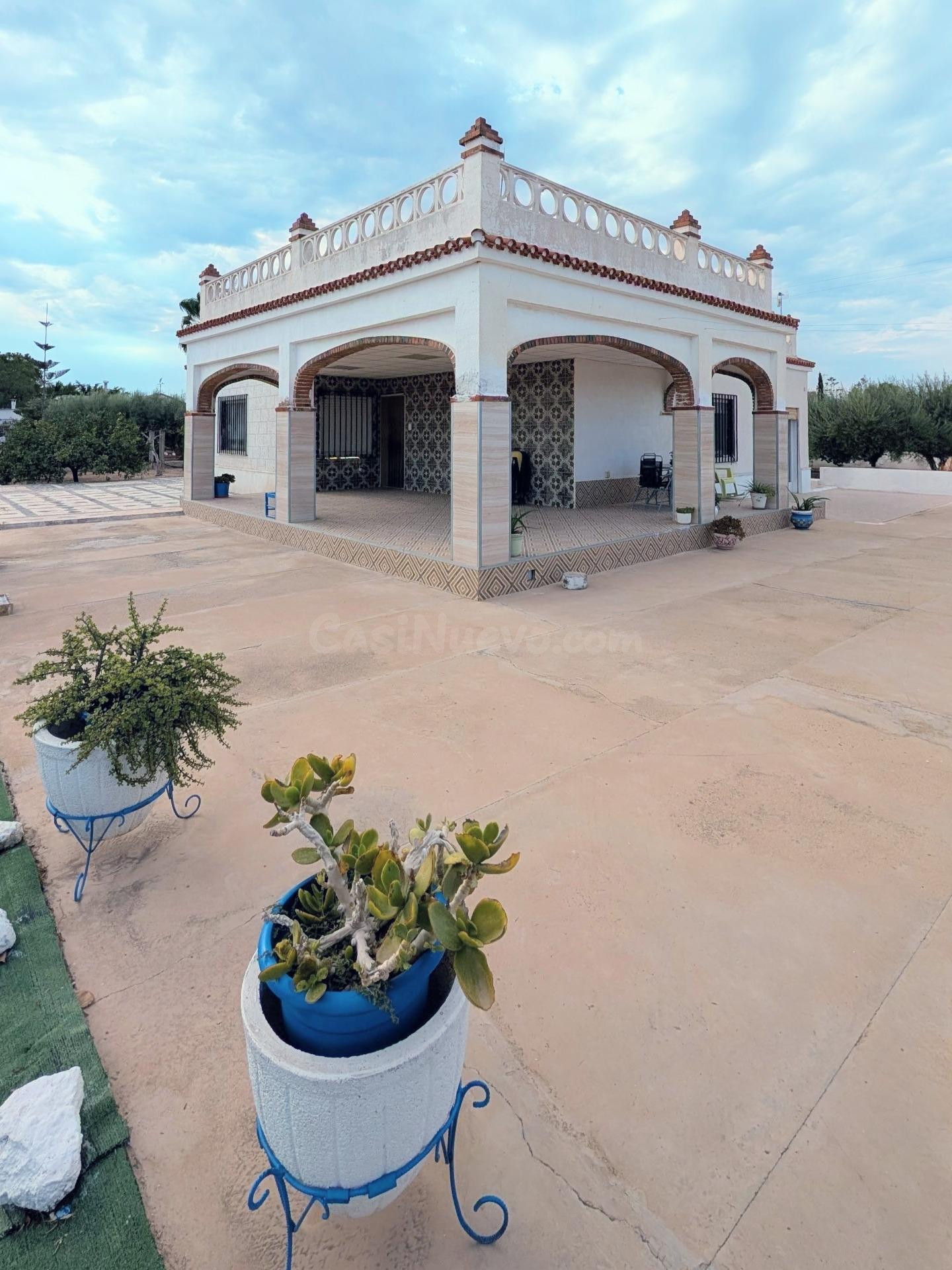 ¡EXCELENTE UBICACIÓN, PISCINA, BARBACOA, PORCHE DE 40m2 Y PA - foto 2