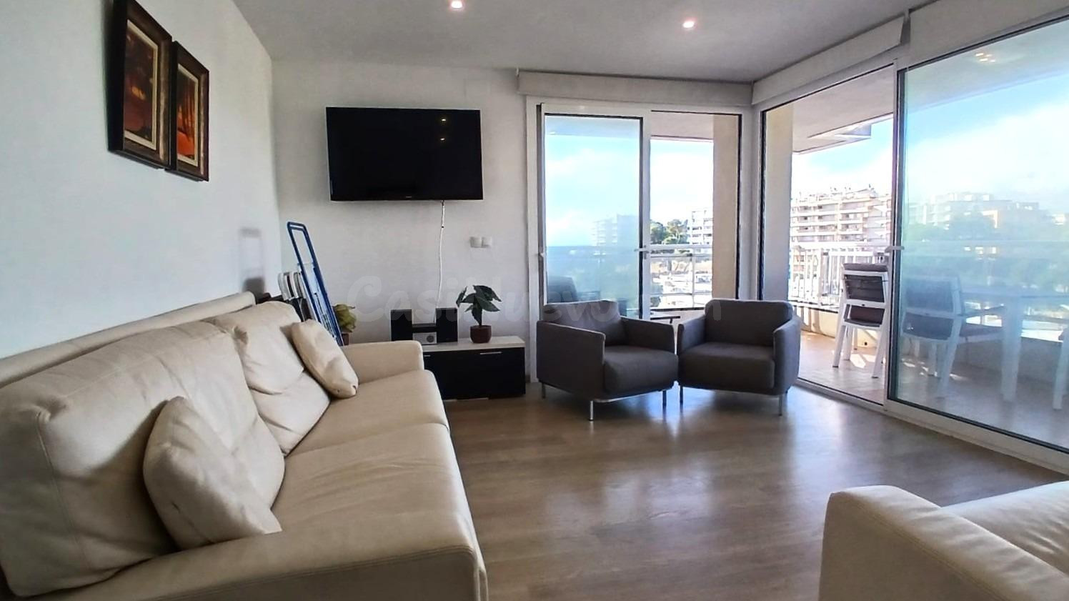 Elegante piso reformado de tres habitaciones con vistas a la - foto 4