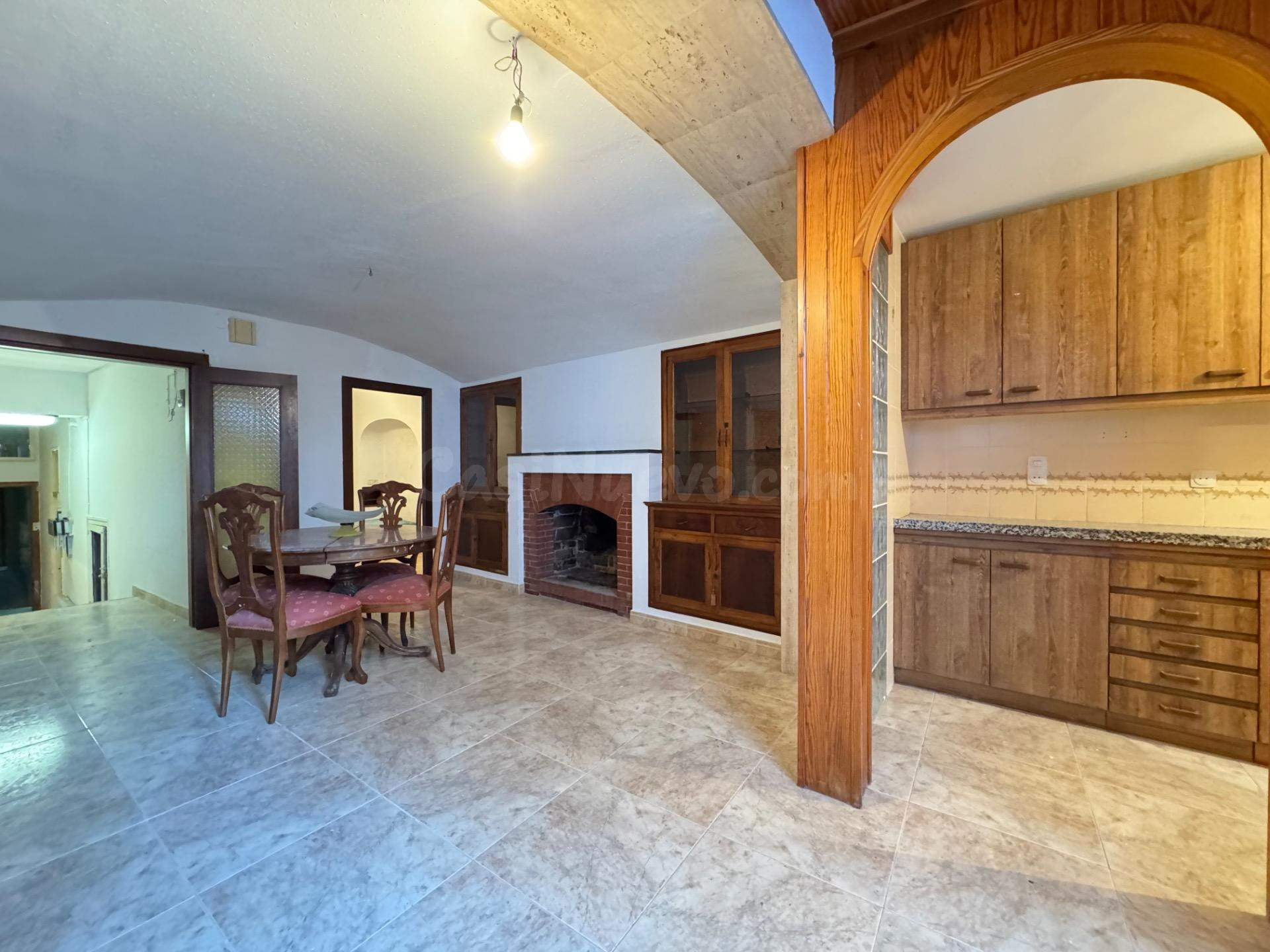 Espectacular local comercial adaptado como vivienda, con gar