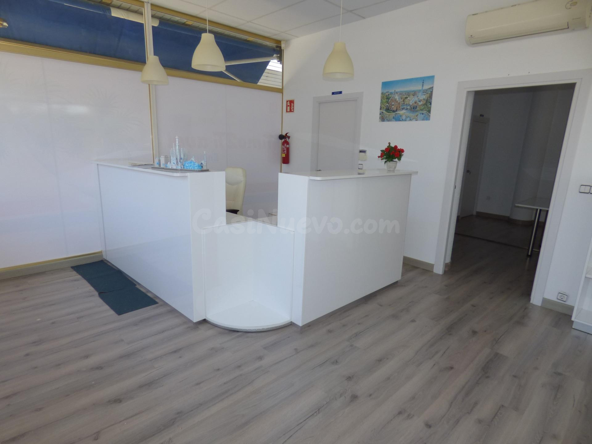 Local comercial con mucha luz - foto 2