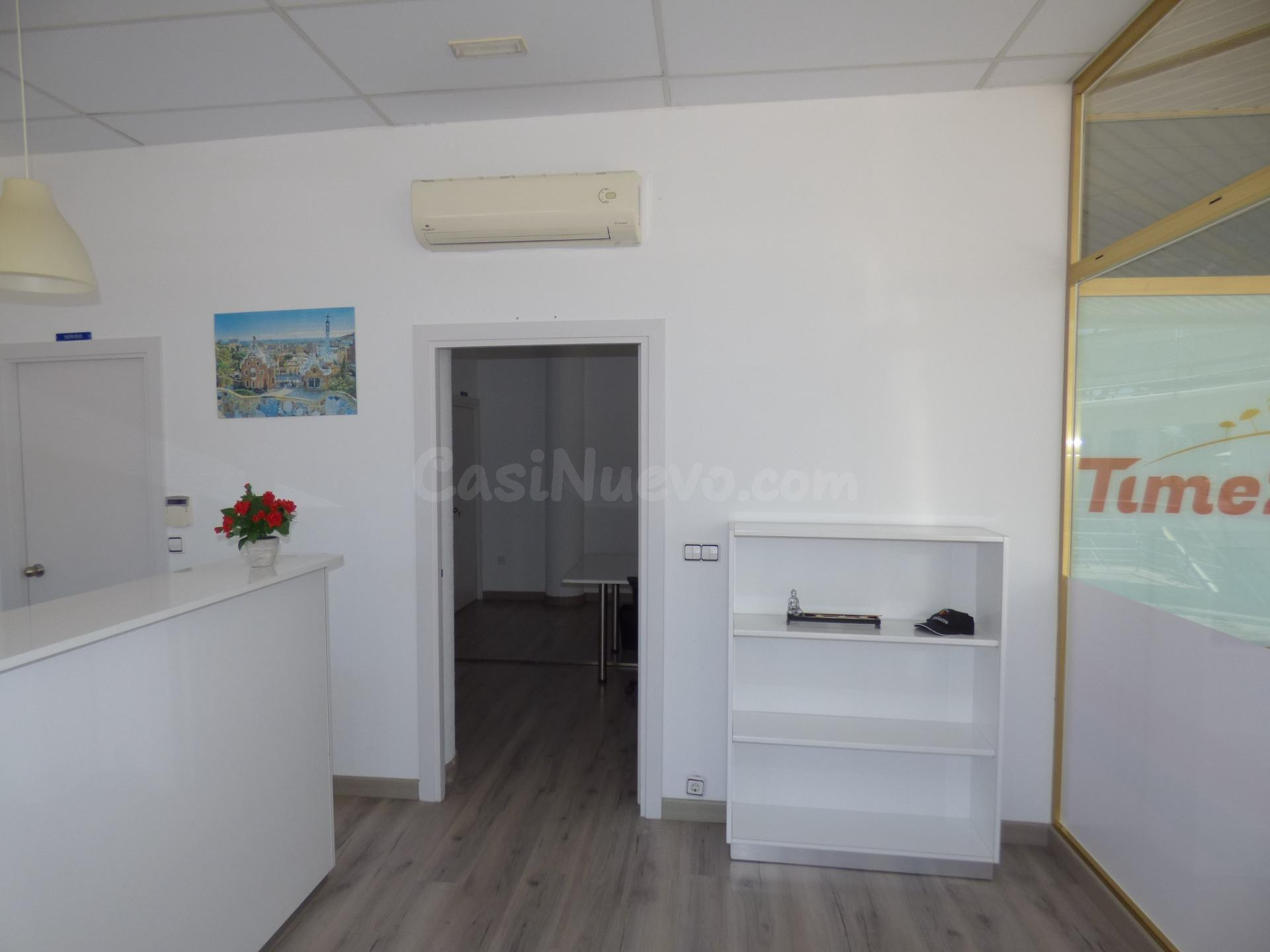 Local comercial con mucha luz - foto 4