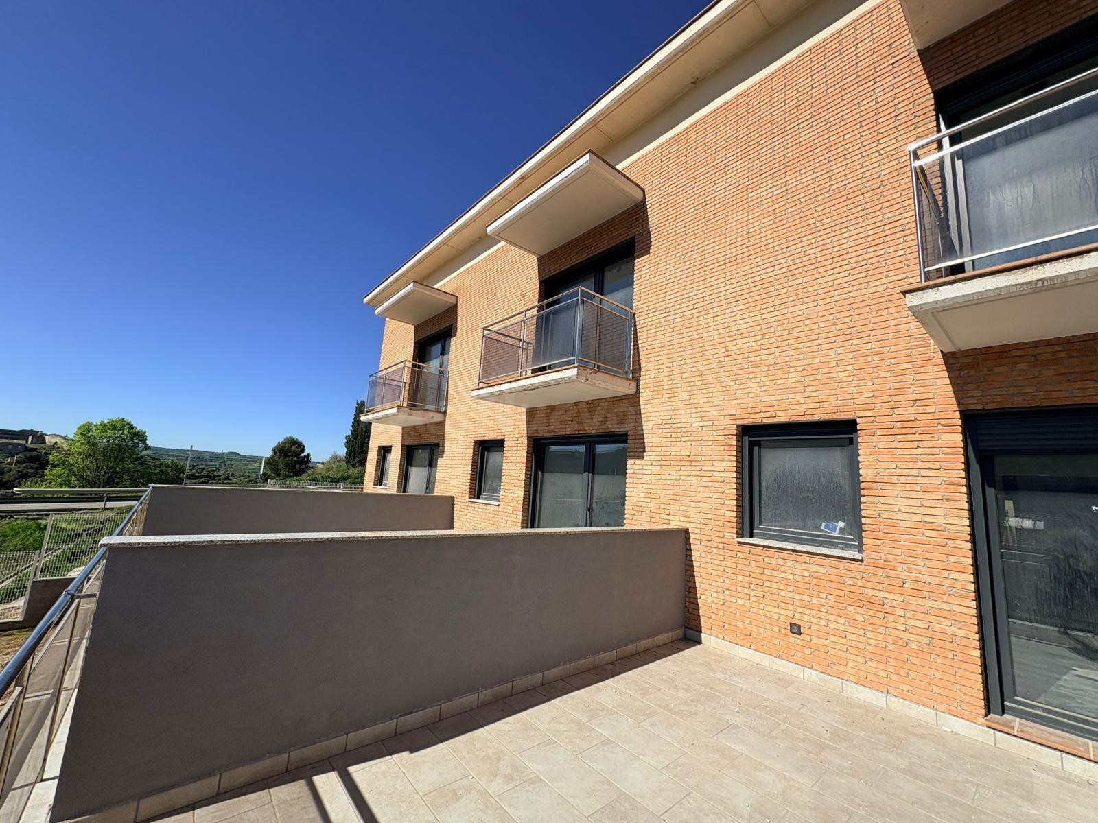 Espectacular Chalet a Cervera de 3 y 4 dormitorios por estre