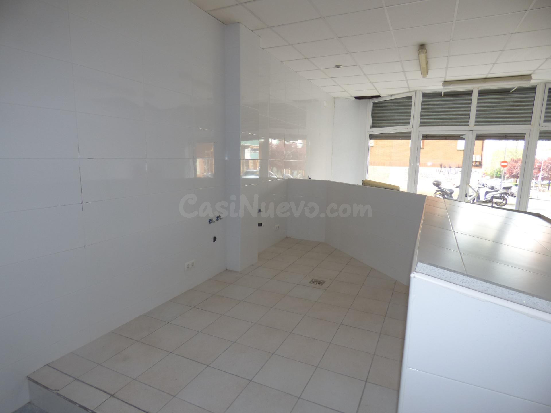 Local comercial 67m² en venta - Rodalies malgrat de mar - foto 4