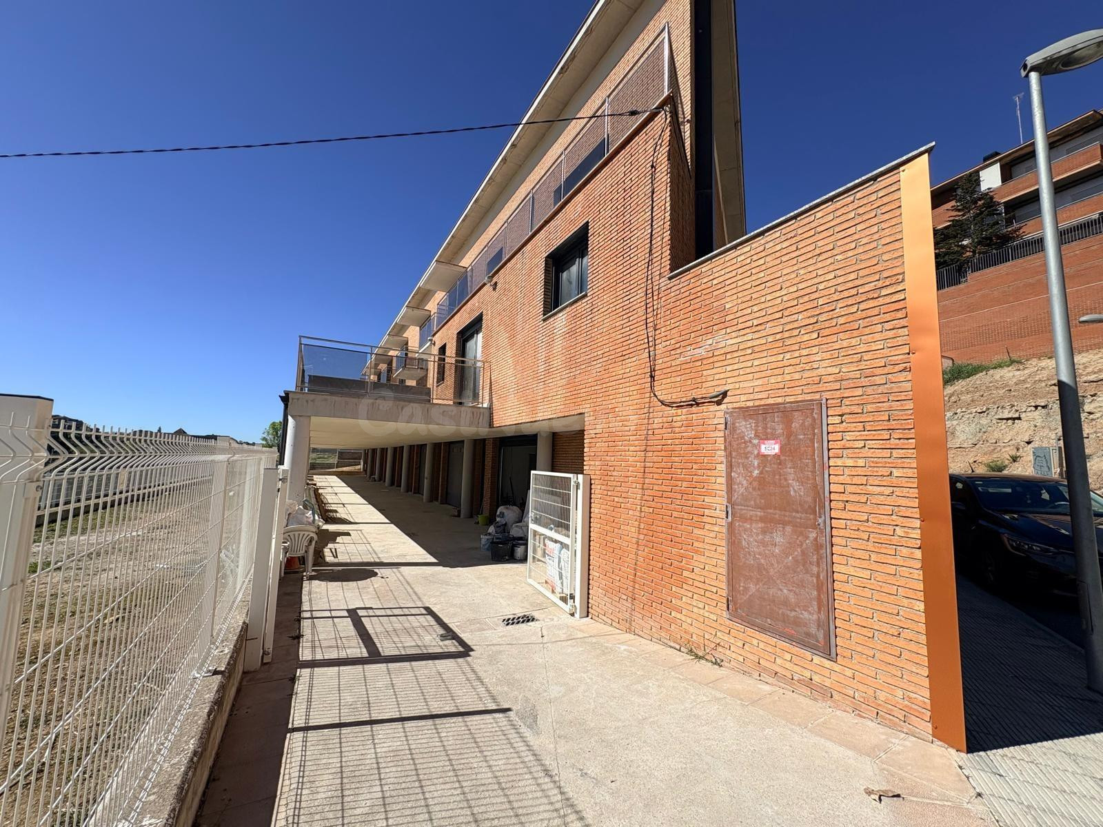 Obra Nova a Cervera- Chalets adosados de 250m2 construidos,  - foto 2