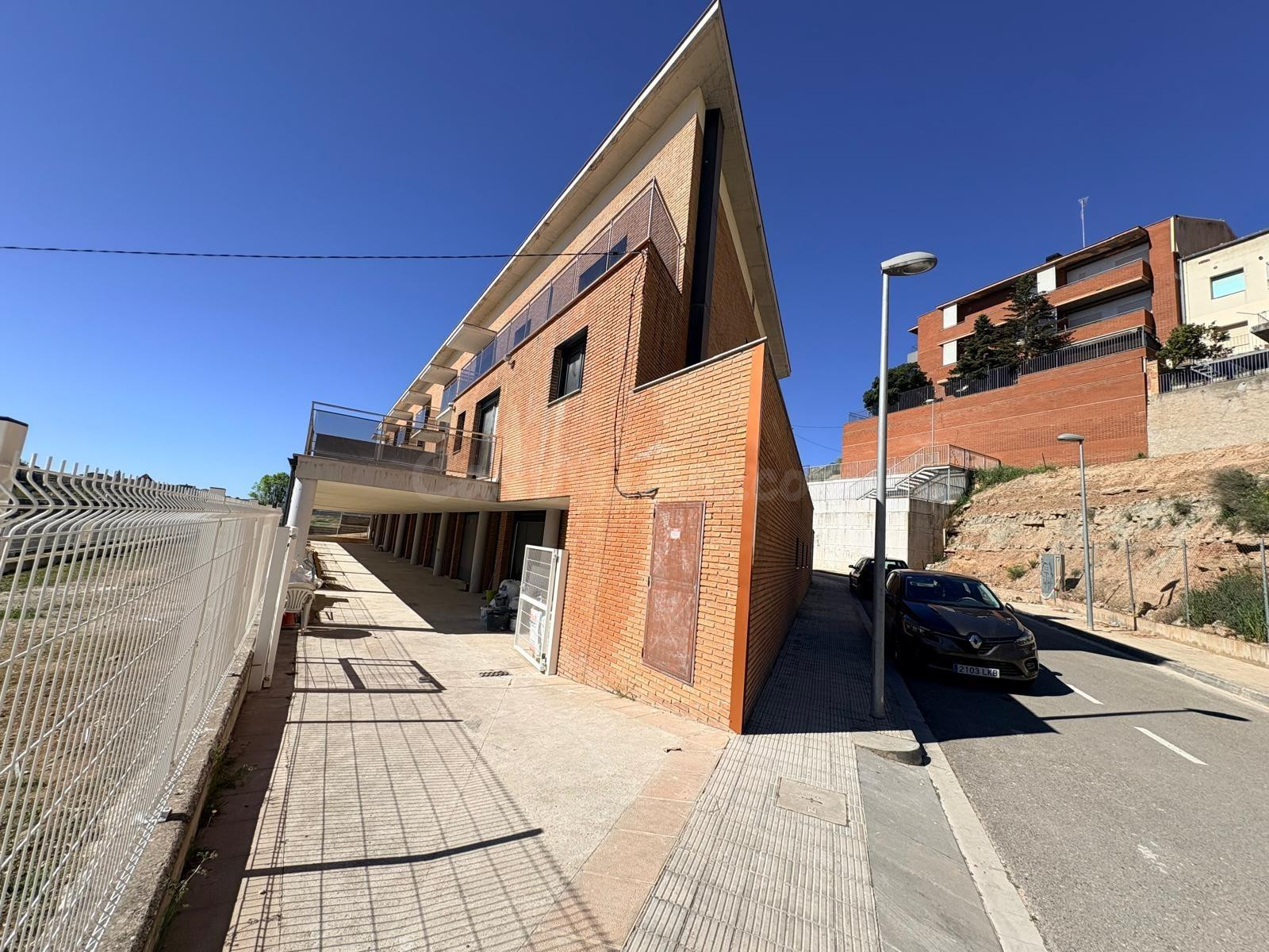 Obra Nova a Cervera- Chalets adosados de 250m2 construidos,  - foto 3