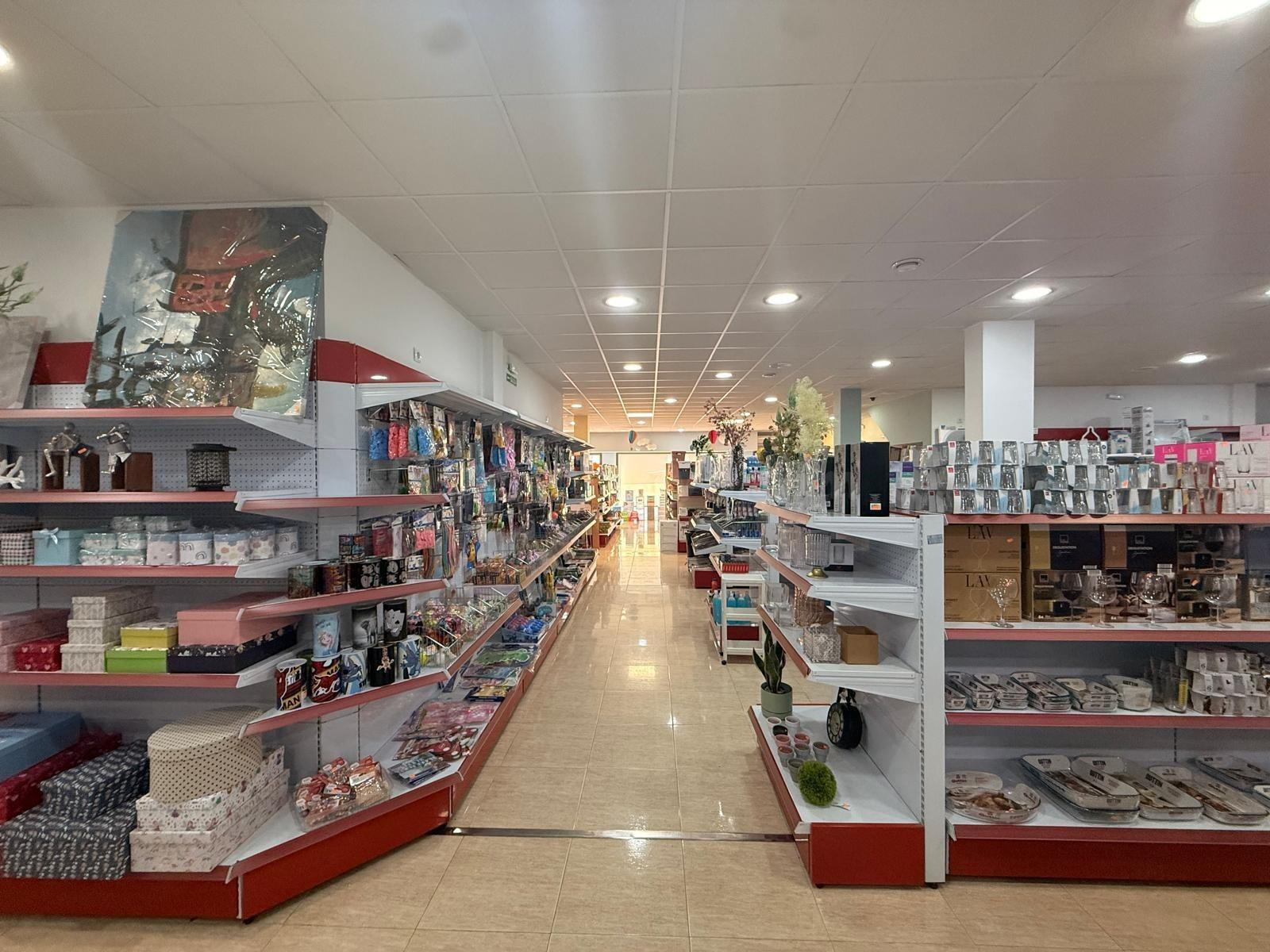Amplio local comercial de 517 m2 en una ubicación estratégic - foto 3