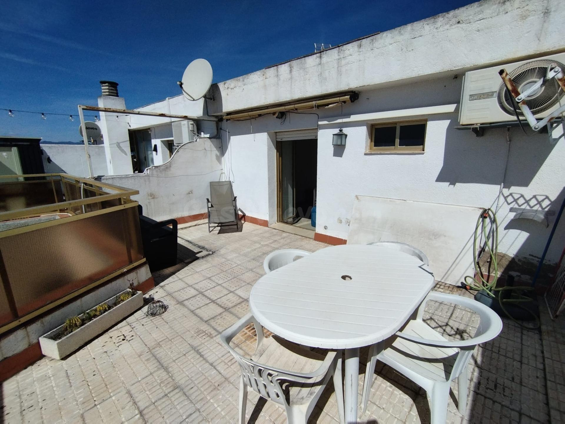 Encantador Ático Dúplex en el Centro de Salou con Terraza pr - foto 4